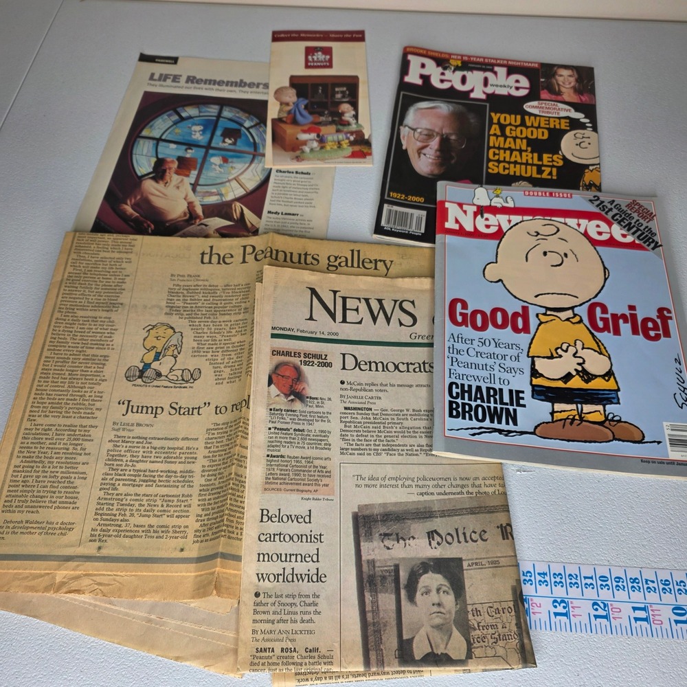 Peanuts Ephimera Charles Schulz Tribute Magazine Newspaper Snoopy Charlie Brown‎